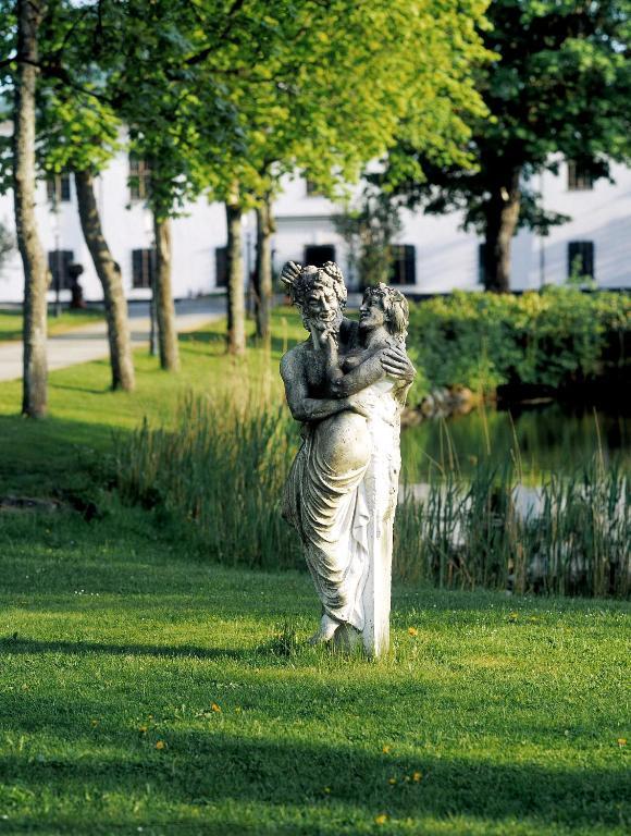 Haeringe Slott Hotel Musko Havsbad Exterior photo